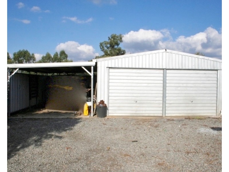 19 West Street, Oakey QLD 4401