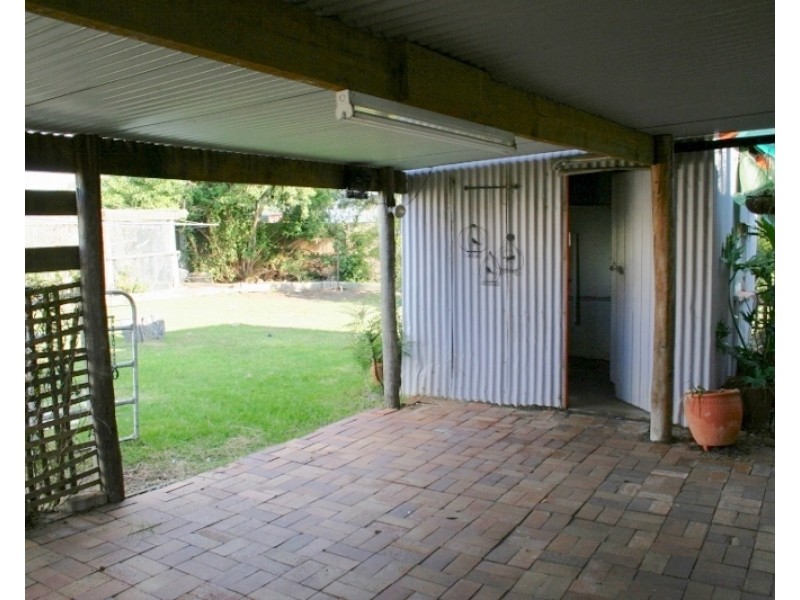 19 West Street, Oakey QLD 4401