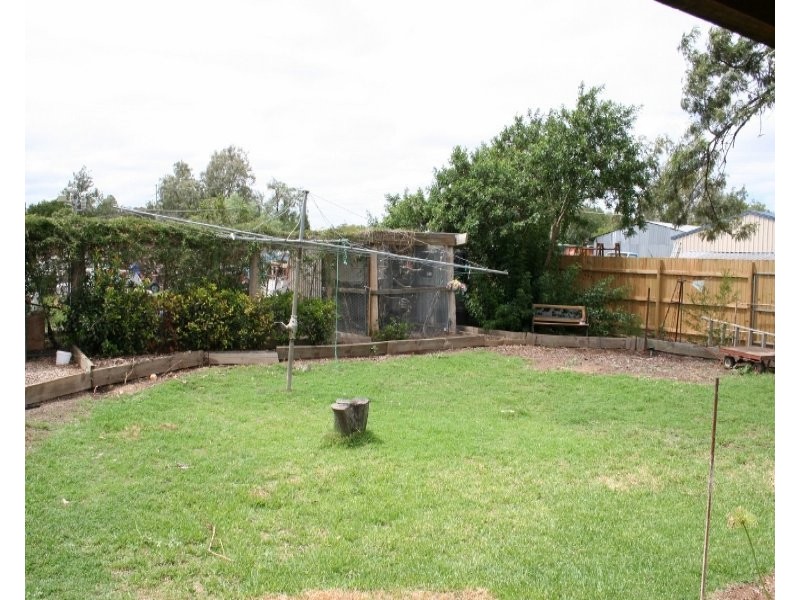 19 West Street, Oakey QLD 4401