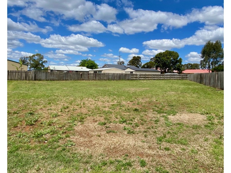 19 Lynne Court, Oakey QLD 4401
