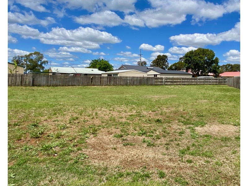 19 Lynne Court, Oakey QLD 4401