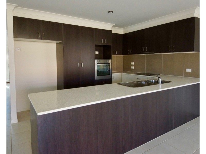 20 Debbie Court, Oakey QLD 4401