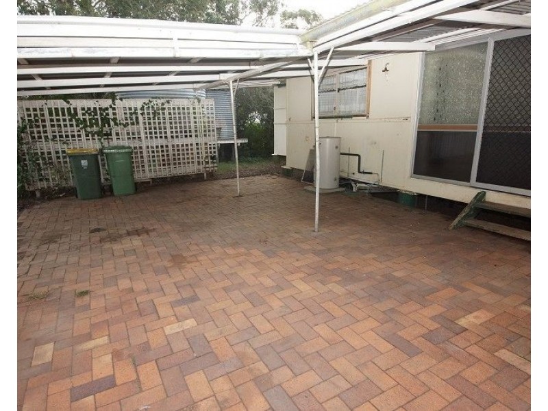 15 Tyrrell Street, Oakey QLD 4401