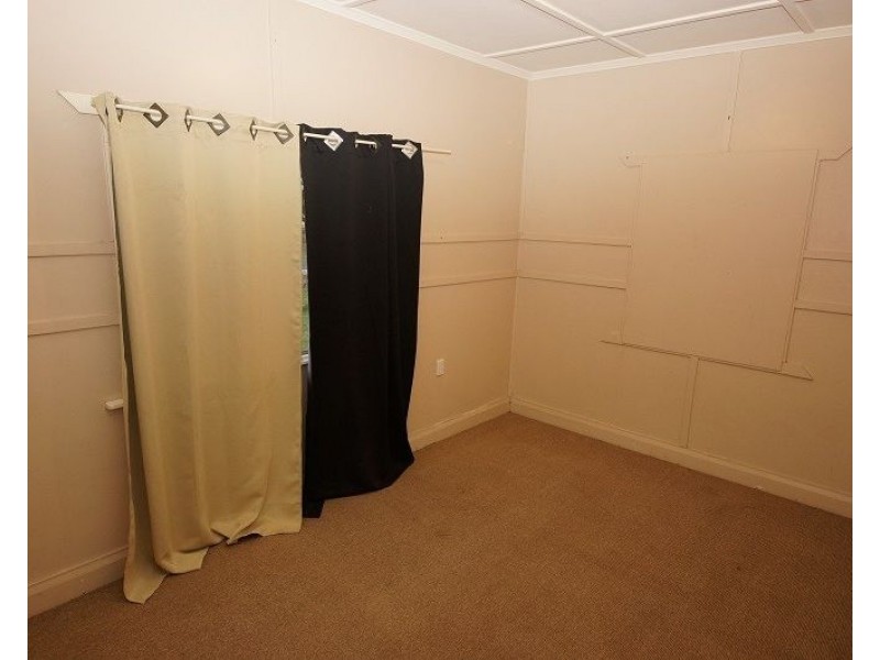 15 Tyrrell Street, Oakey QLD 4401