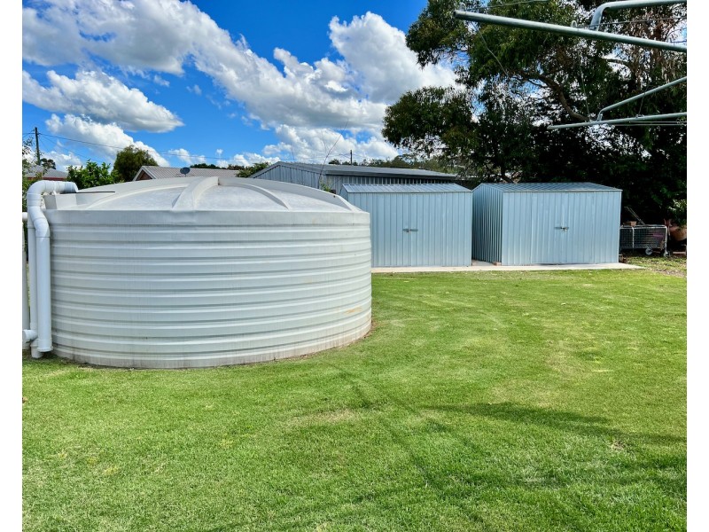 32 Murray Street, Oakey QLD 4401