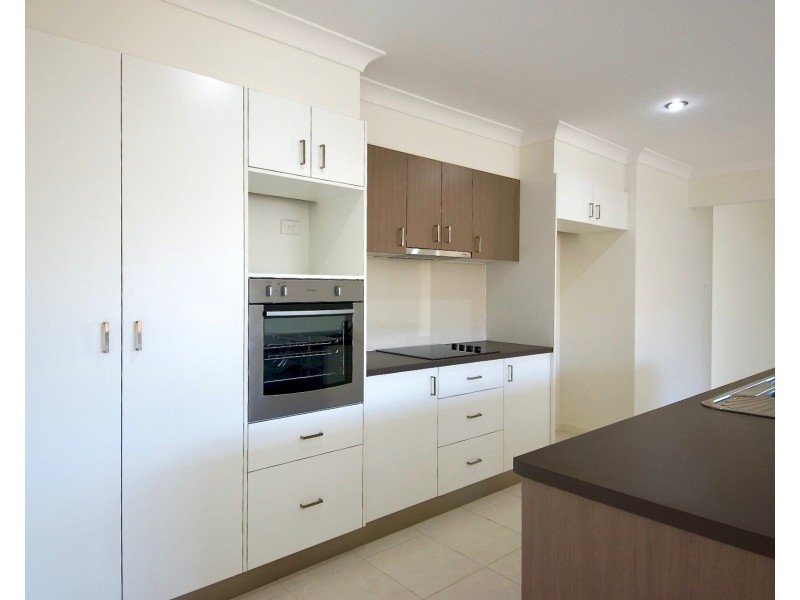 7 Desmond Lane, Oakey QLD 4401