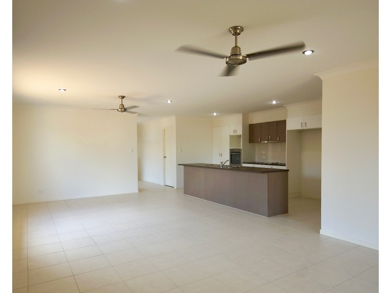7 Desmond Lane, Oakey QLD 4401