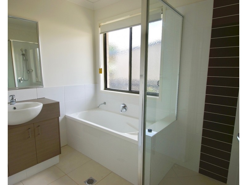 7 Desmond Lane, Oakey QLD 4401