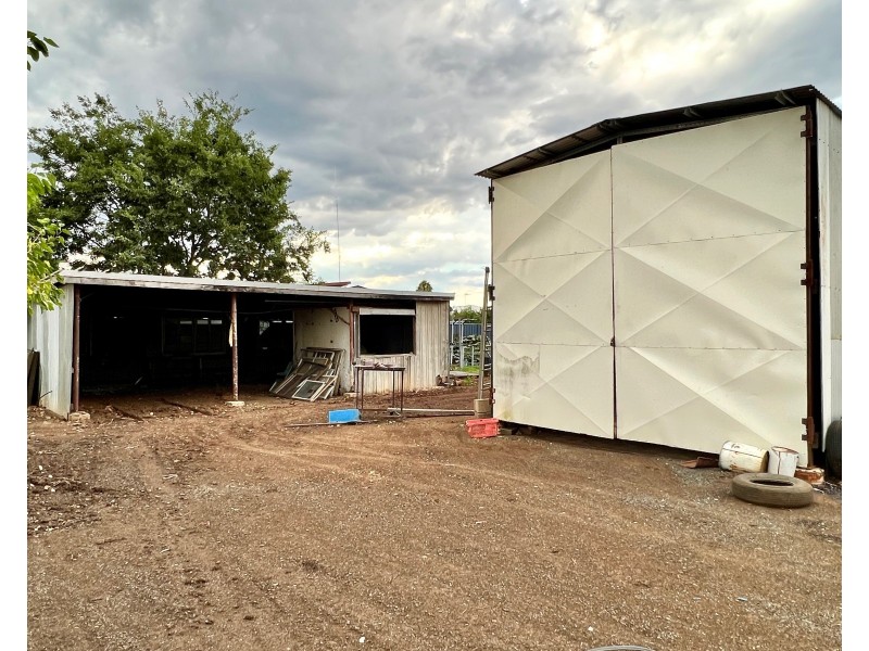 6 York Street, Oakey QLD 4401