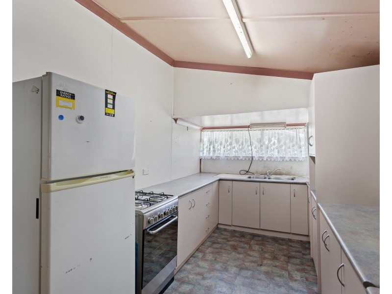 6 York Street, Oakey QLD 4401