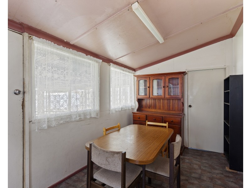 6 York Street, Oakey QLD 4401