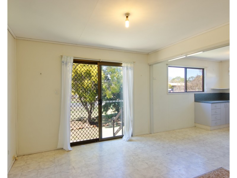 2/14 West Street, Oakey QLD 4401