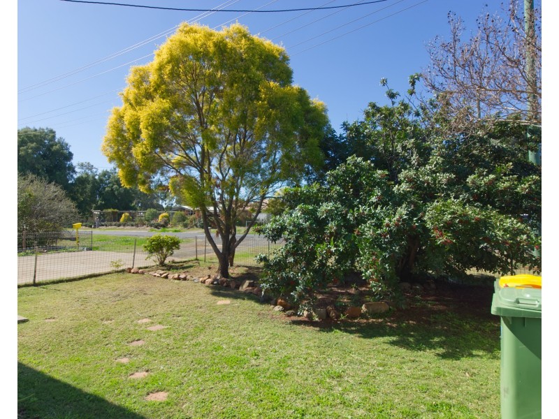 2/14 West Street, Oakey QLD 4401