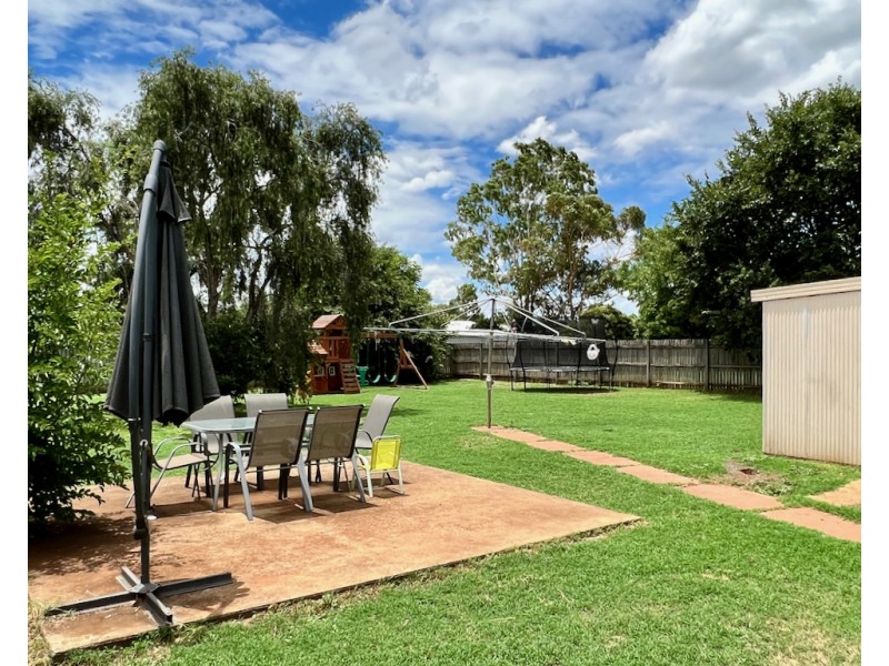 13 James Street, Oakey QLD 4401