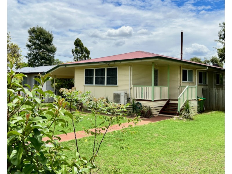13 James Street, Oakey QLD 4401