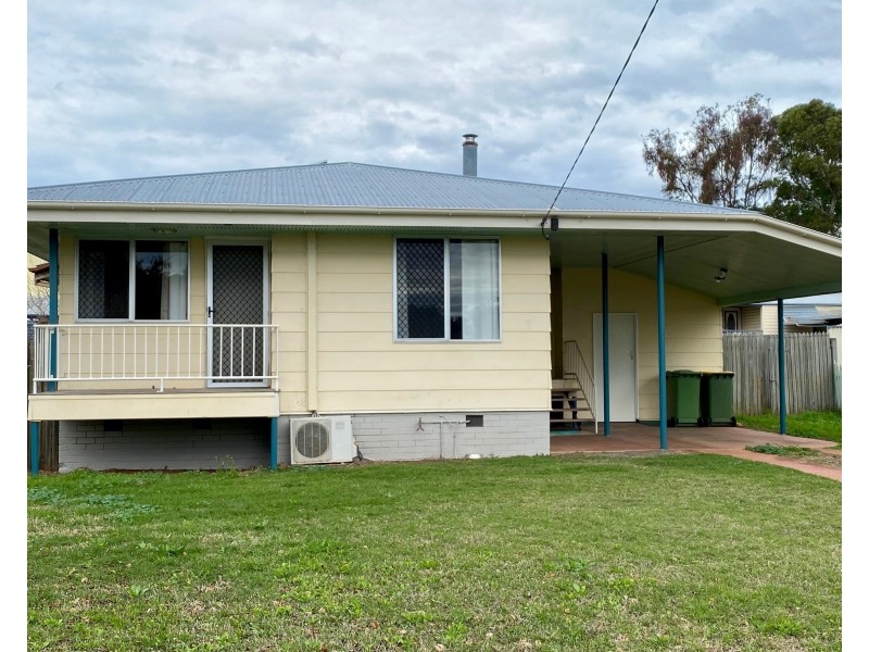 7 Shirley Street, Oakey QLD 4401