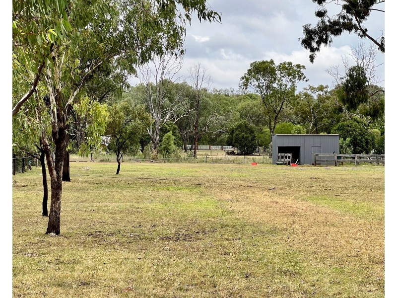 53 4AK Road, Oakey QLD 4401