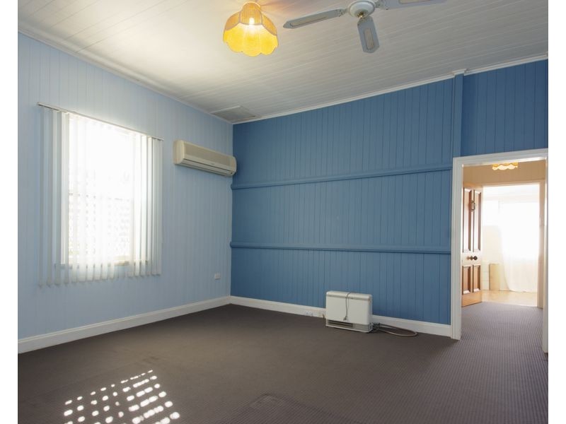 11 Creek Street, Oakey QLD 4401
