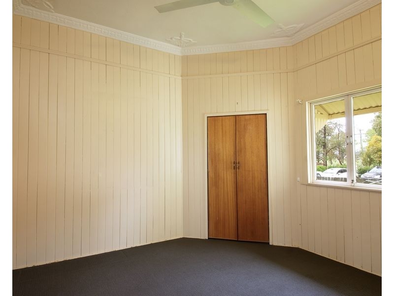 2/56 York Street, Oakey QLD 4401