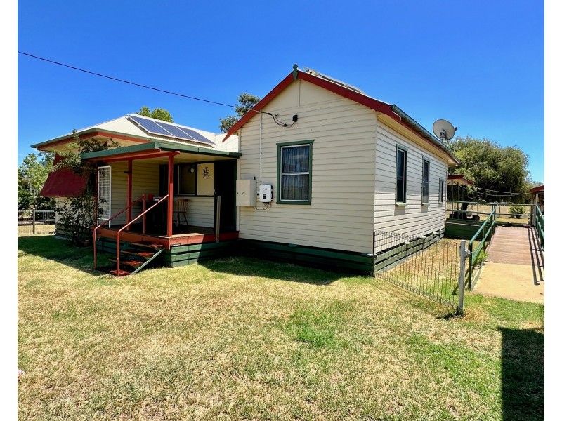 7 Oakey Cooyar Road, Kulpi QLD 4352