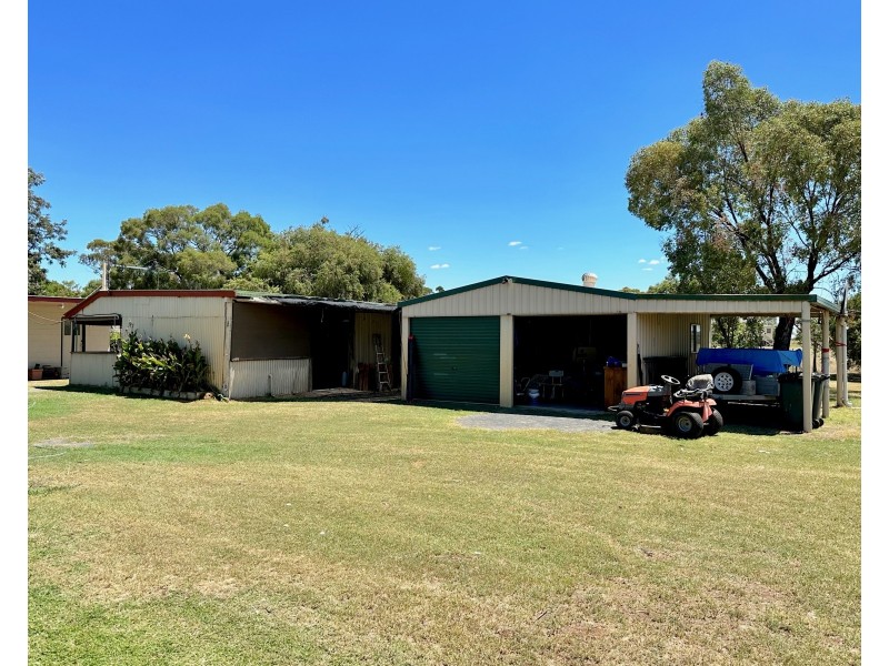 7 Oakey Cooyar Road, Kulpi QLD 4352