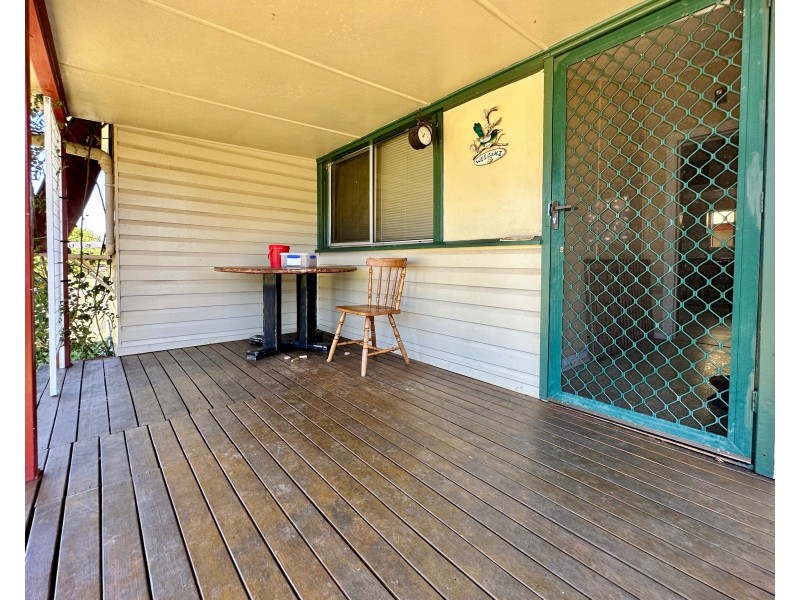 7 Oakey Cooyar Road, Kulpi QLD 4352