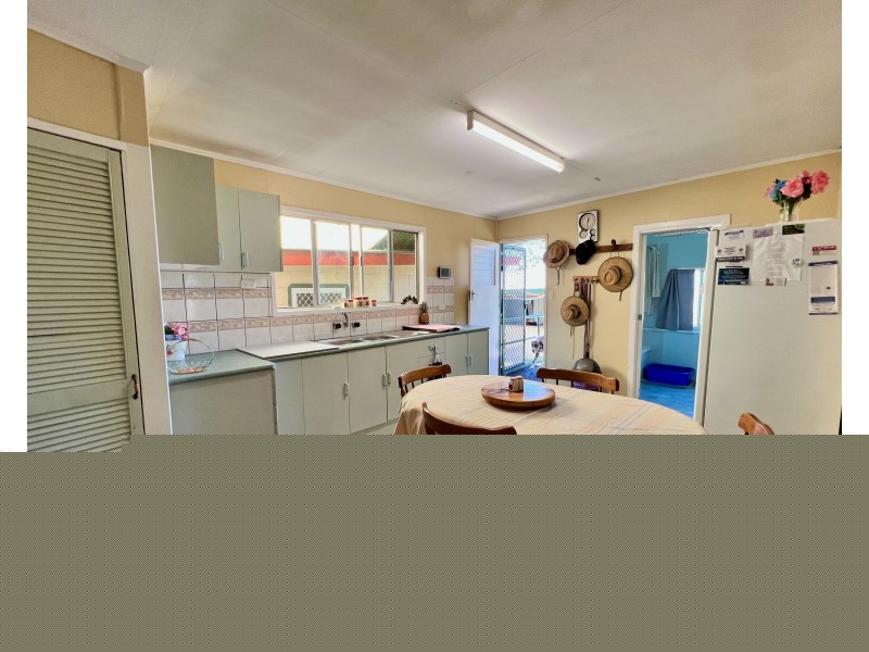 7 Oakey Cooyar Road, Kulpi QLD 4352