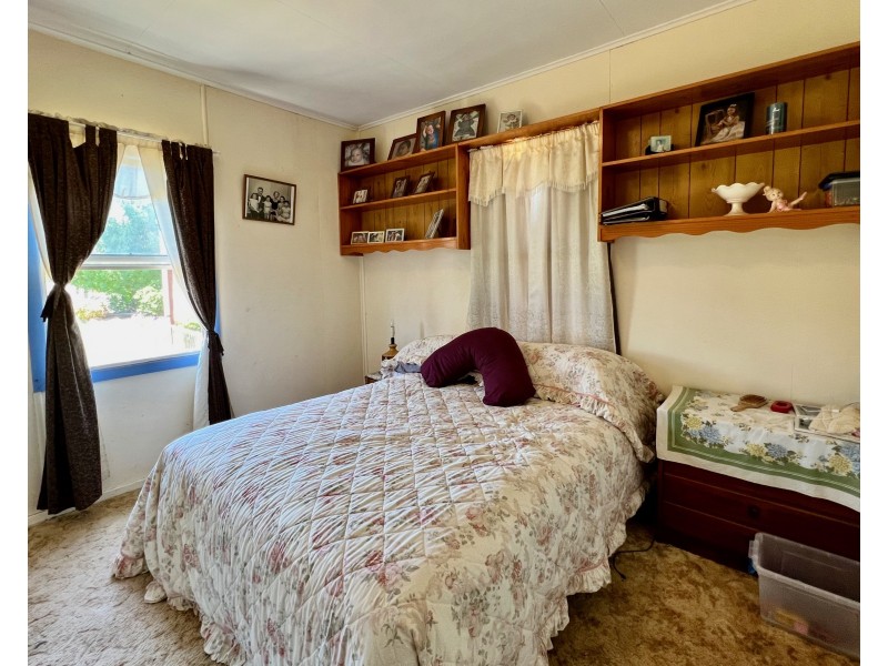 7 Oakey Cooyar Road, Kulpi QLD 4352