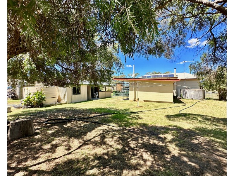 7 Oakey Cooyar Road, Kulpi QLD 4352