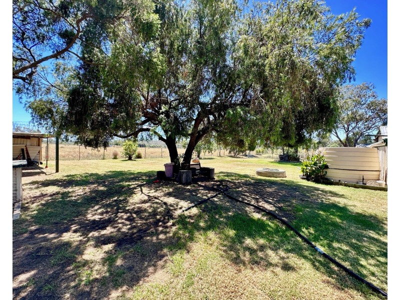 7 Oakey Cooyar Road, Kulpi QLD 4352