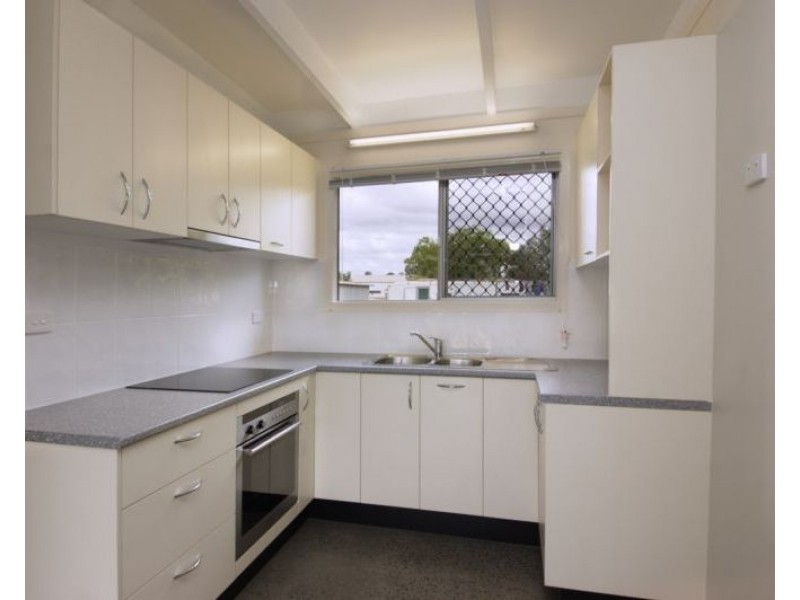 2/23 York Street, Oakey QLD 4401