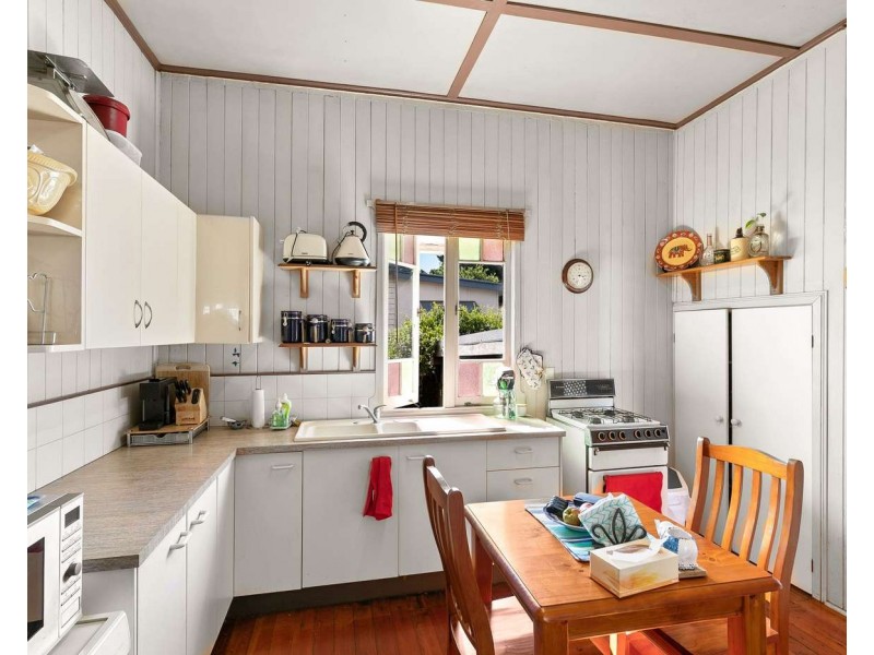 7 O’Quinn Street, Harristown QLD 4350