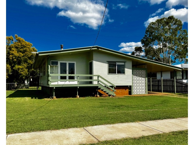 22 Aylmer Street, Oakey QLD 4401