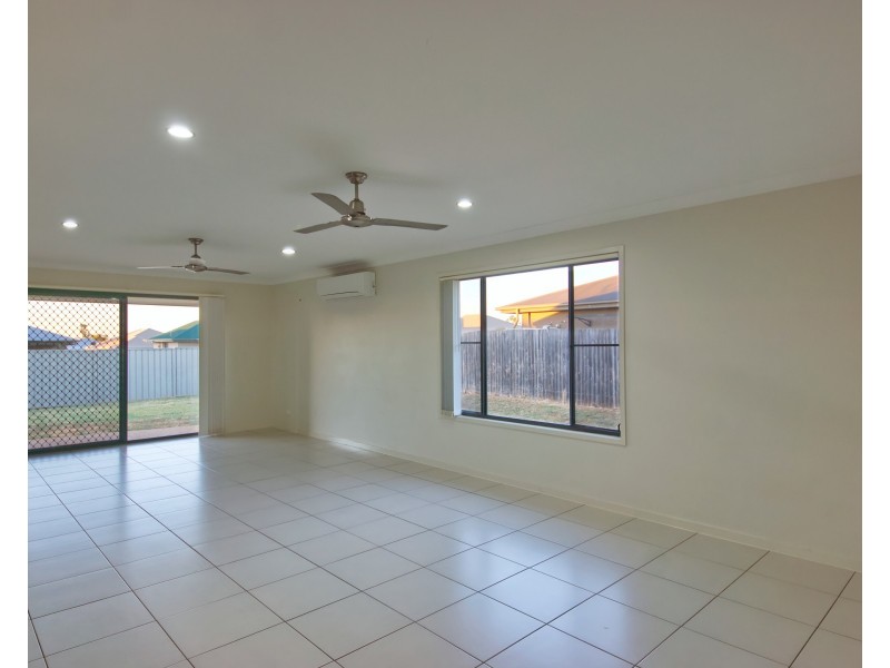 6 Joann Court, Oakey QLD 4401