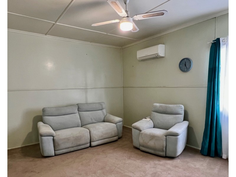 11 McDonald Street, Oakey QLD 4401