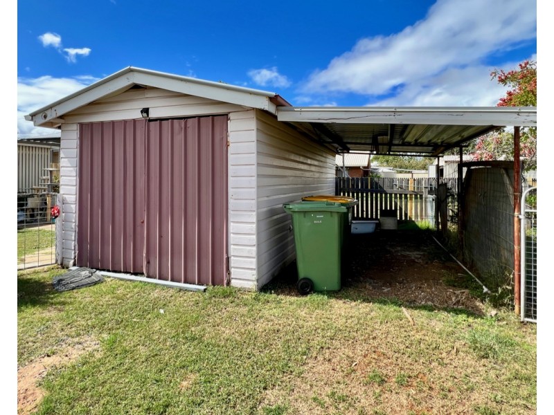 11 McDonald Street, Oakey QLD 4401