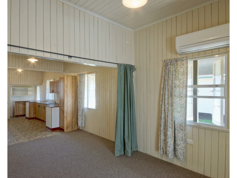 149 Bridge Street, Oakey QLD 4401