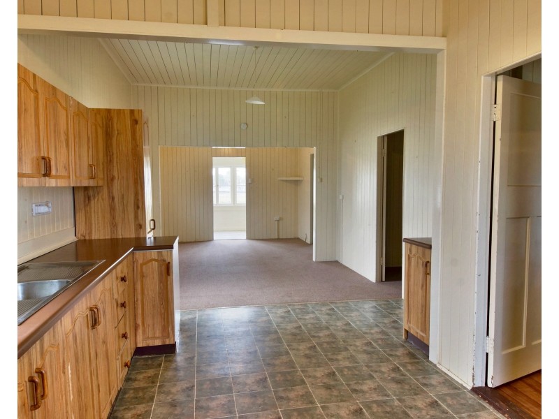 149 Bridge Street, Oakey QLD 4401