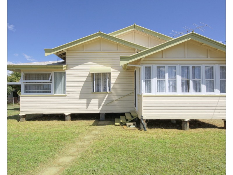 149 Bridge Street, Oakey QLD 4401