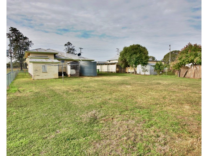 149 Bridge Street, Oakey QLD 4401