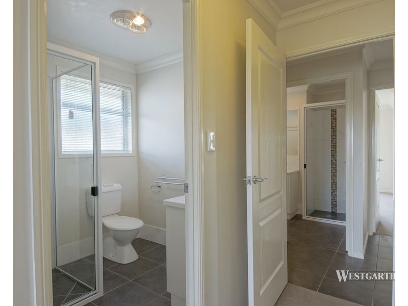 2 Debbie Court, Oakey QLD 4401