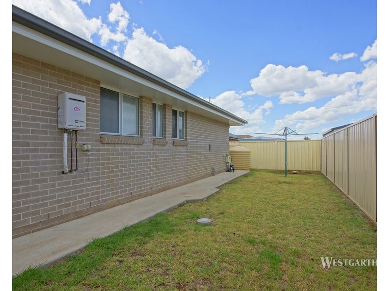 2 Debbie Court, Oakey QLD 4401