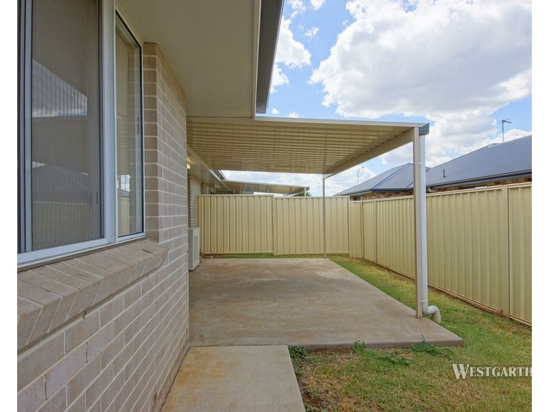 2 Debbie Court, Oakey QLD 4401