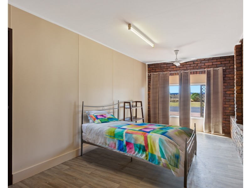 115 Hamlyn Road, Oakey QLD 4401