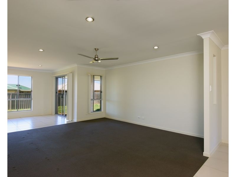8 Joann Court, Oakey QLD 4401