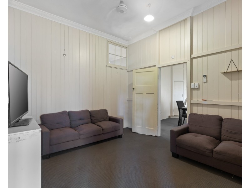 2/56 York Street, Oakey QLD 4401