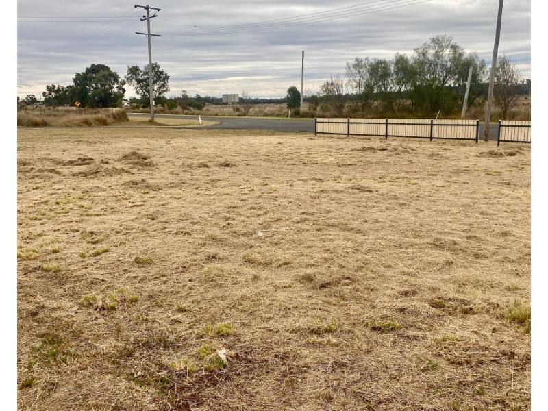 38 Denham Street, Peranga QLD 4352