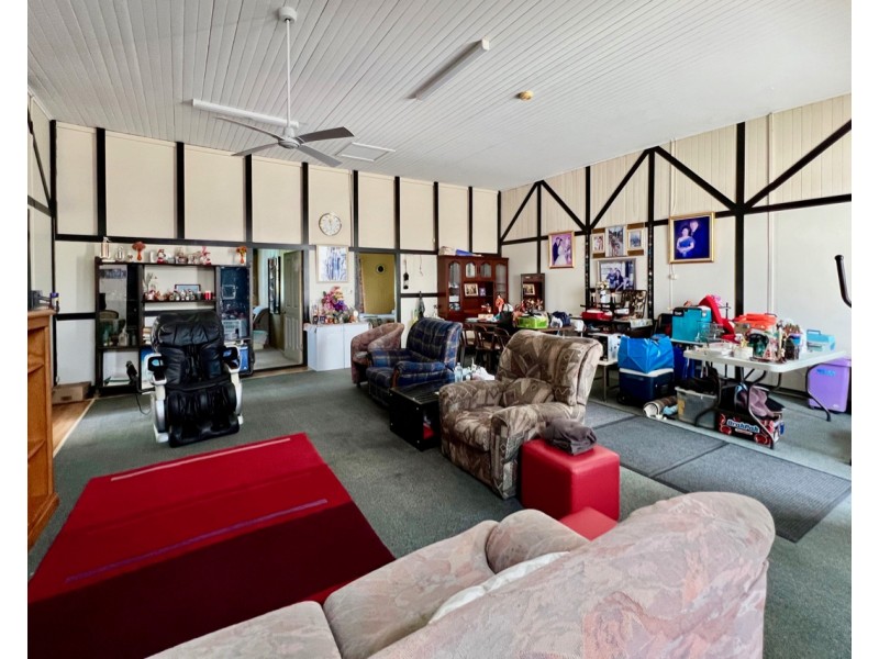 4 Station Street, Jondaryan QLD 4403