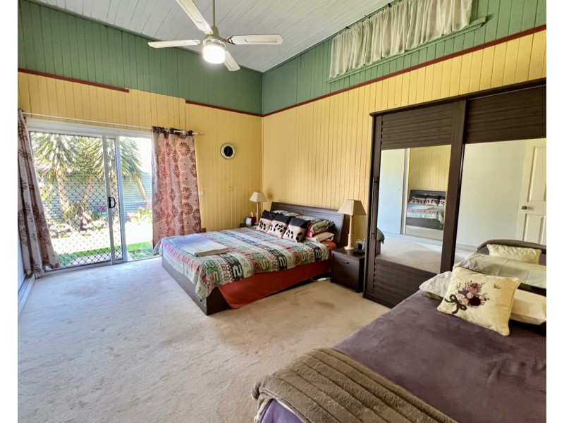 4 Station Street, Jondaryan QLD 4403