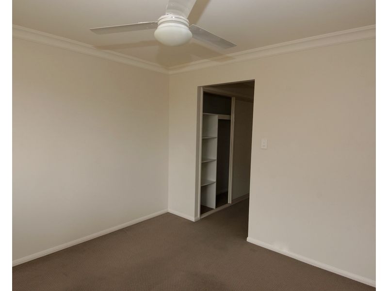 1/2 Debbie Court, Oakey QLD 4401